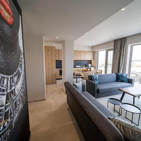 בית נופש Grand House - Center - Sleeps 6 הרסוניסוס